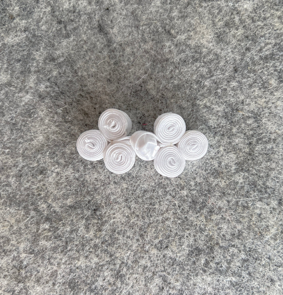 Clover Ribbon Button (White, Set of 2) Qipao Button Pankou Cheongsam Decorative Closure for Chinese Traditional Dress, Chinese Buttons