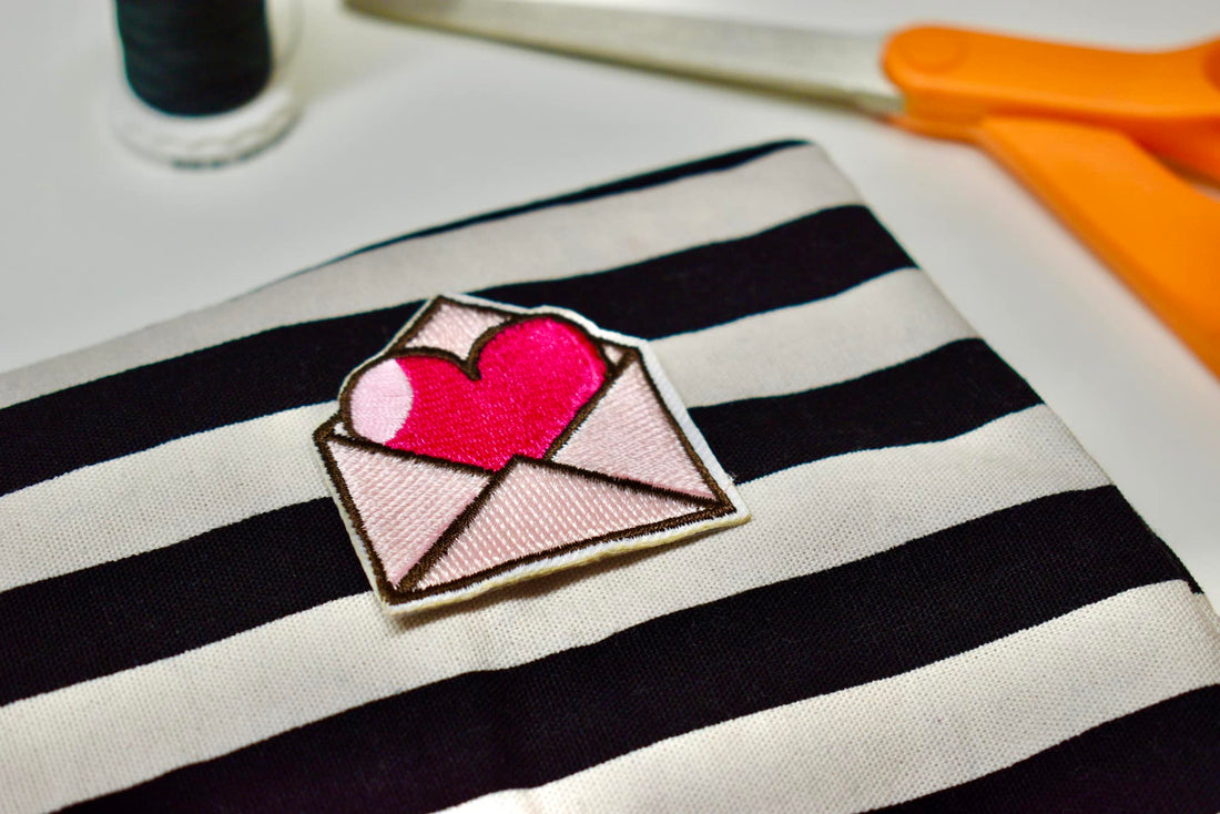 Heart Envelope Patch - light pink